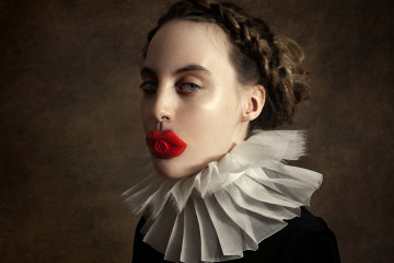Contemporary times showed through Classicism by Romina Ressia