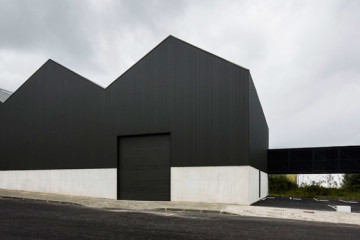 Adémia office and warehouse by João Mendes Ribeiro