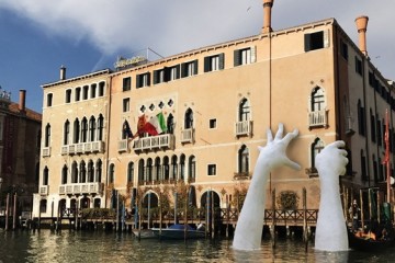 Venice Art Biennale 2017: Lorenzo Quinn – Support