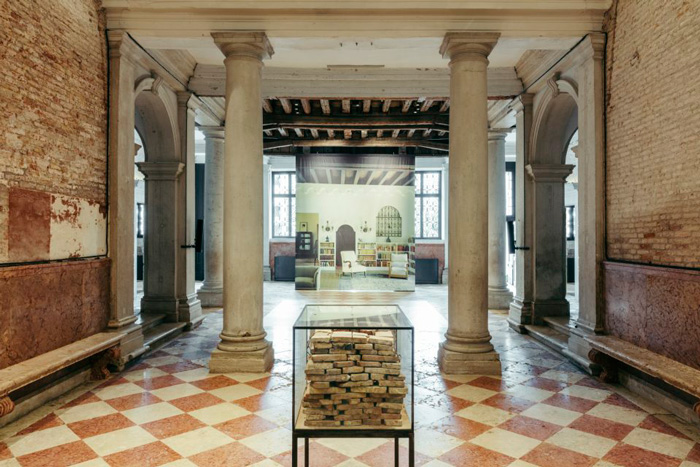 "Machines à penser", at Prada Foundation in Venice: exhibition view. Image courtesy of Prada Foundation