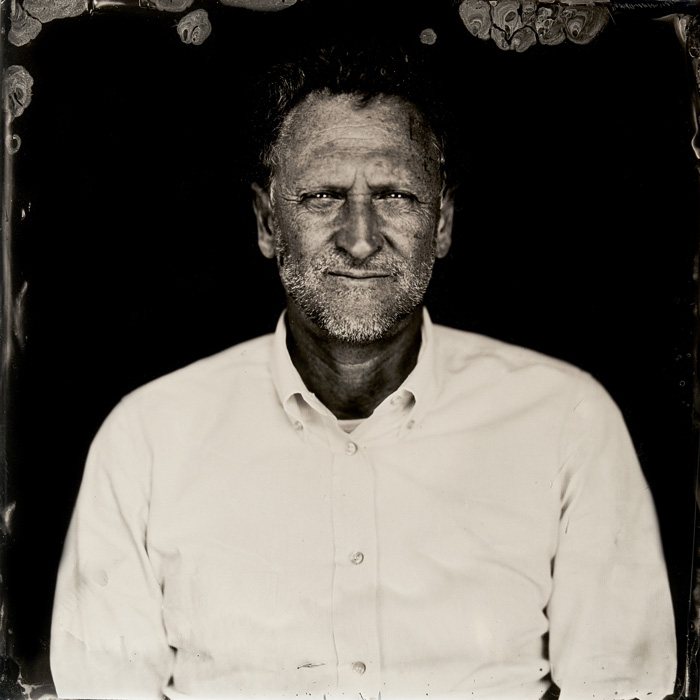 Marcin Gierat, Portrait of Luigi Lucchetta, CEO Barovier&Toso, 2019. Wet Collodion photography on Murano glass. 25x25 cm. Courtesy of the artist and Zuecca Projects, Venice - Man in the Glass, Venice 2020