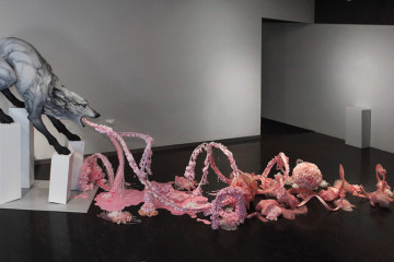 Human psychological portraits in animals’ figures by Beth Cavener