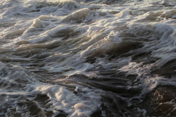 Ran Ortner: painting the ocean