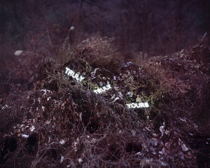 Jung Lee: text-based light installations | the PhotoPhore