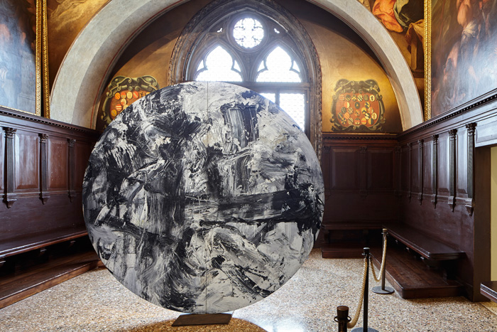 Dialoghi Contemporanei con Tintoretto [Contemporary Dialogues with Tintoretto], exhibition view at Palazzo Ducale Image Courtesy: Zuecca Projects. Photo: Marco Dabbicco