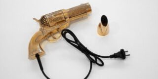 Turn me on – ciò che resta dell’esplosione di Sylvie Fleury